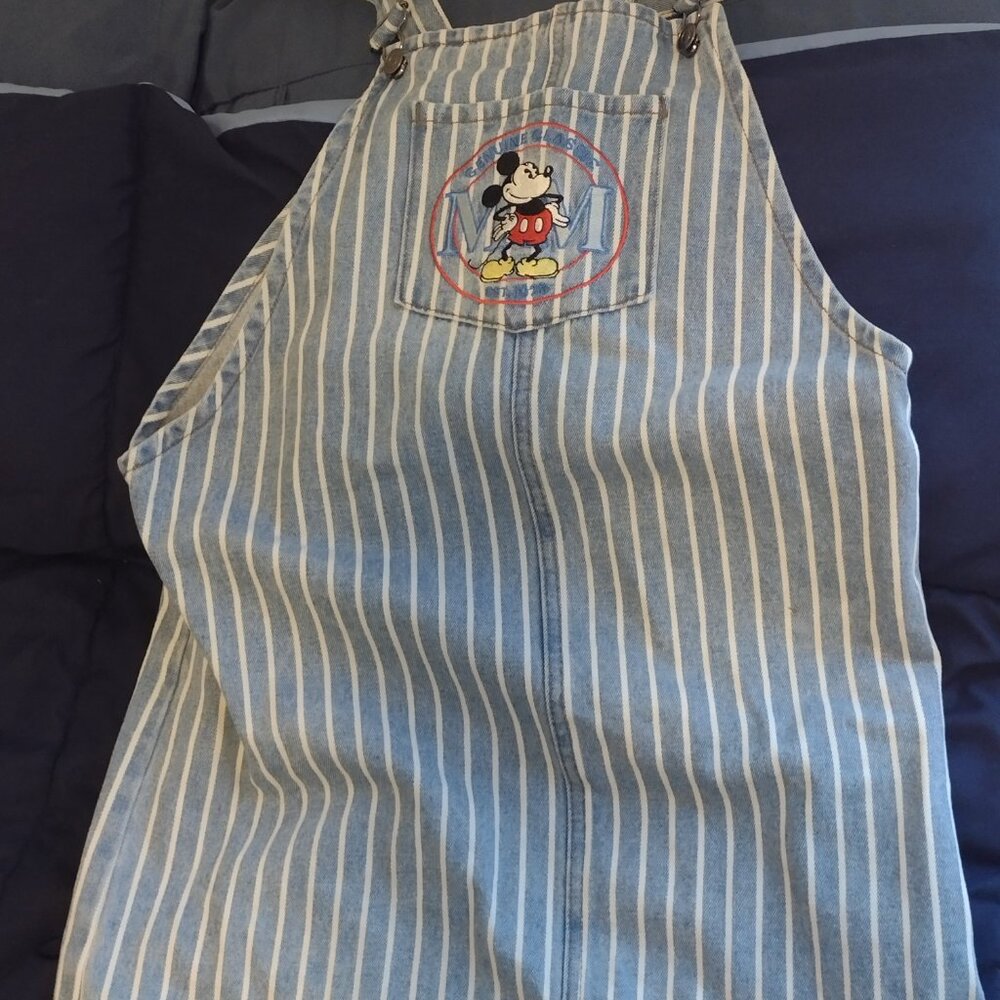 Clothes - Picture 10 of 16